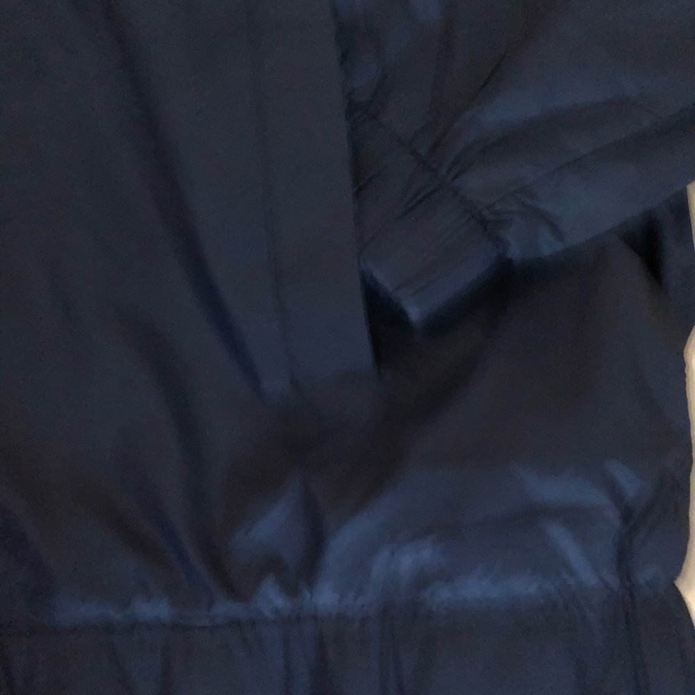 Hilfiger windbreaker. Water resistant. - Picture 3 of 8